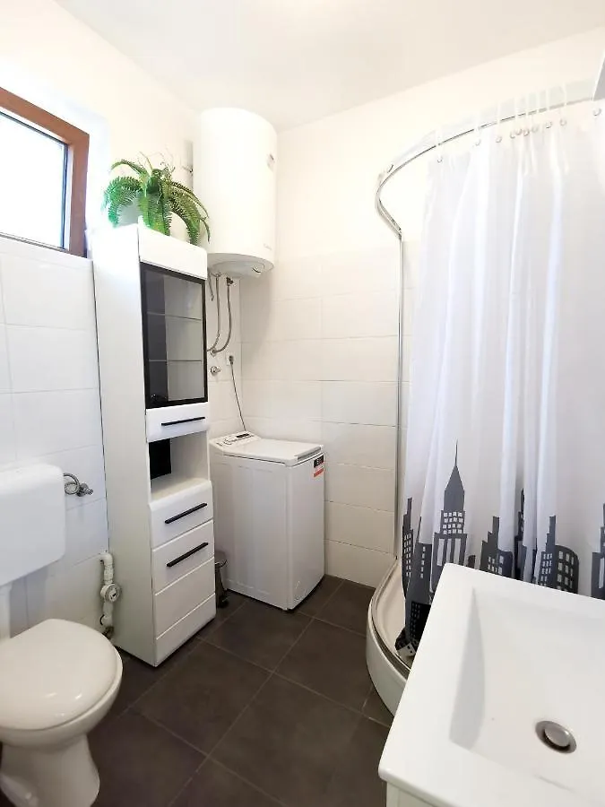 Apartmani Piero, Privlaka
